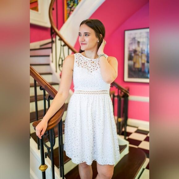 Lilly Pulitzer - Picture 3 of 17